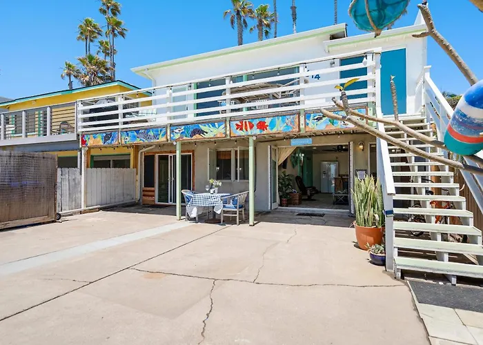Beachfront Cottage Upper Unit