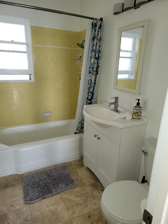 Beachfront Upper Unit * Oceanside